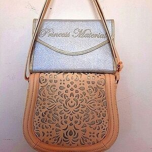 Nwot Snob Essentials vintage crossbody & free matching travel case